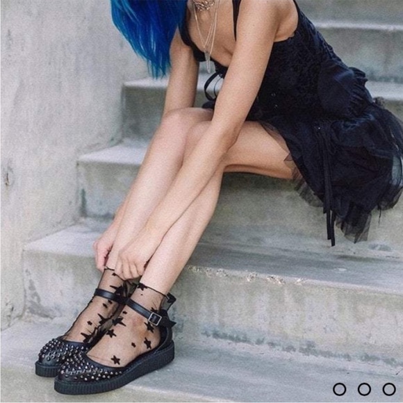 T.U.K. Pointed Studded Sandals Sz 6 - Picture 3 of 9